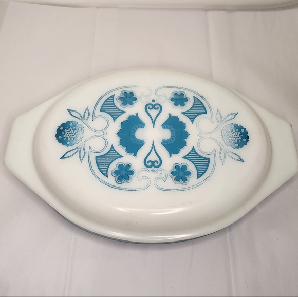 Vintage Horizon Blue Pyrex Dish - Picture 8 of 14